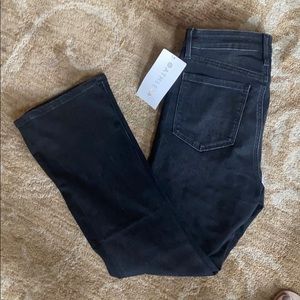 Athleta NWT Sculptek Crop Kick Jean black - size 6